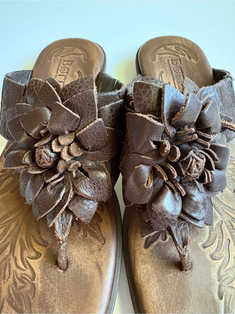 Born Astrid Handcrafted Brown Leather 3D Embellished Flower Sandal Size 7 - Picture 7 of 12